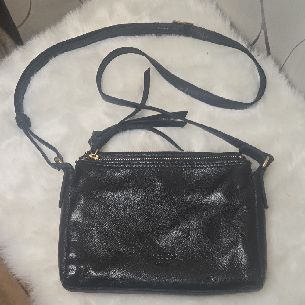 Elegant Black Leather Crossbody Bag